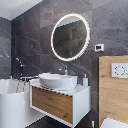 Modern Miaa -32 M2 Pool, 4 En-suite Bedrooms * Medulin