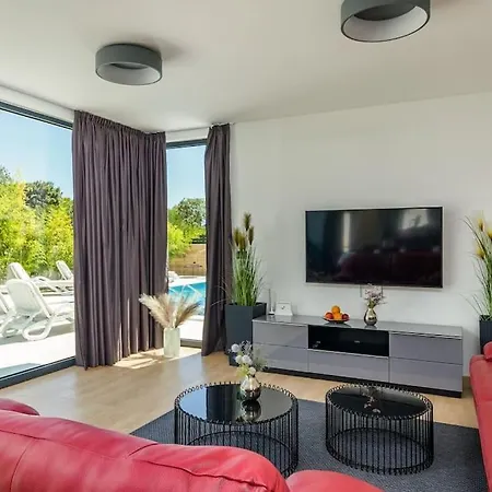 Villa Modern Miaa -32 M2 Pool, 4 En-suite Bedrooms *