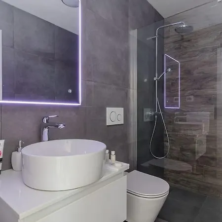 Modern Miaa -32 M2 Pool, 4 En-suite Bedrooms Medulin
