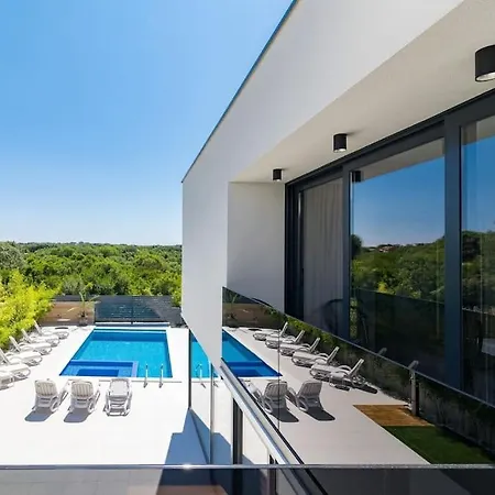 Villa Modern Miaa -32 M2 Pool, 4 En-suite Bedrooms