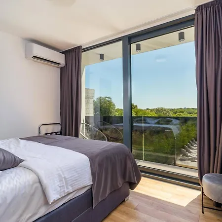 Villa Modern Miaa -32 M2 Pool, 4 En-suite Bedrooms