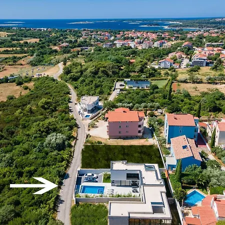 Villa Modern Miaa -32 M2 Pool, 4 En-suite Bedrooms *